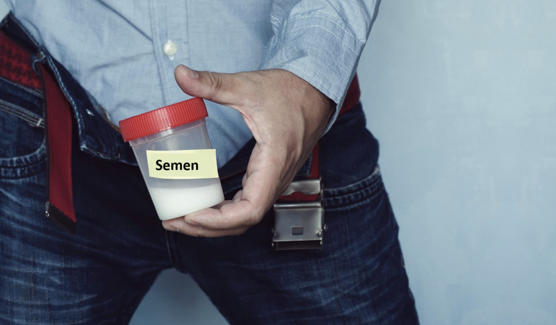 Những thay đổi về màu sắc, mùi vị, thể tích tinh dịch có thể là những triệu chứng gợi ý đến một vài bệnh lý (Ảnh: Bridge Clinic)