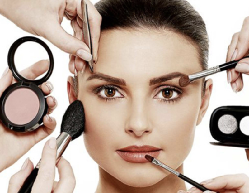 Trang điểm không đúng cách sẽ gây hại cho da (Ảnh minh hoạ) Trang điểm không đúng cách sẽ gây hại cho da (Ảnh minh hoạ)