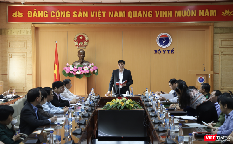 Theo ông Long, hệ thống Y tế của Việt Nam khó đáp ứng với nhu cầu điều trị COVID-19 khi tốc độ lây nhiễm bệnh cao (Ảnh: Minh Thuý)