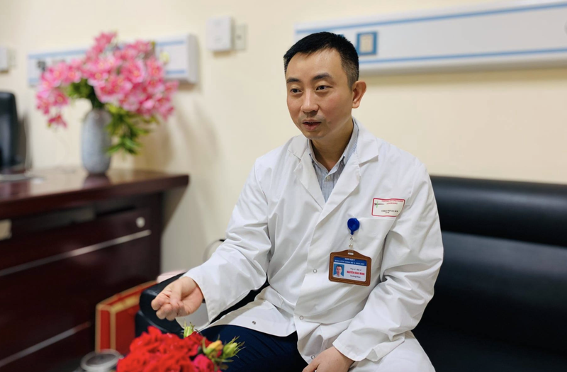 BS. Nguyễn Đình Minh - Trưởng Khoa Phẫu thuật Thẩm mỹ, tạo hình và Hàm mặt (Bệnh viện E) (Ảnh - BSCC) BS. Nguyễn Đình Minh - Trưởng Khoa Phẫu thuật Thẩm mỹ, tạo hình và Hàm mặt (Bệnh viện E) (Ảnh - BSCC)