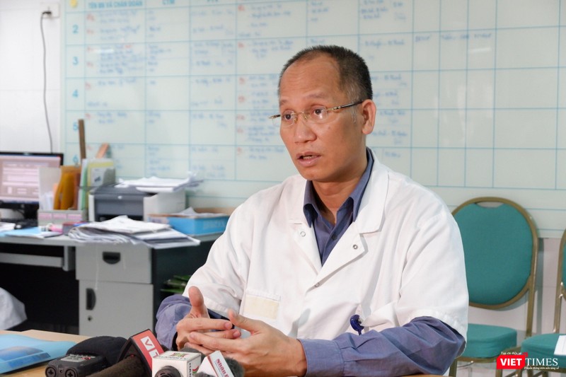 BS. Nguyễn Hồng Hà – Trưởng Khoa Phẫu thuật Tạo hình thẩm mỹ, Bệnh viện Hữu nghị Việt Đức (Ảnh: Minh Thuý)