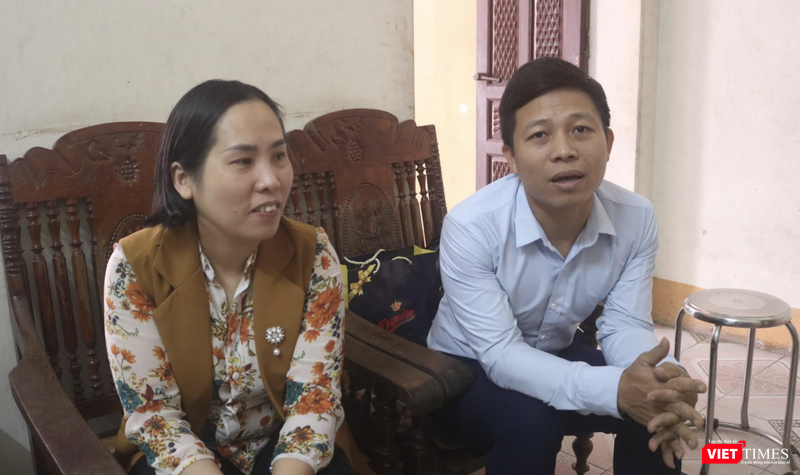 Vợ chồng anh Đức, chị Hưng (Ảnh - Minh Thuý)