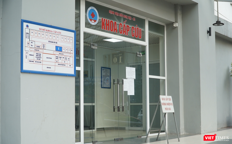 Khoa Cấp cứu, Bệnh viện Hữu Nghị - nơi đang phong toả vì 2 ca nghi mắc COVID-19 (Ảnh - Minh Thuý)