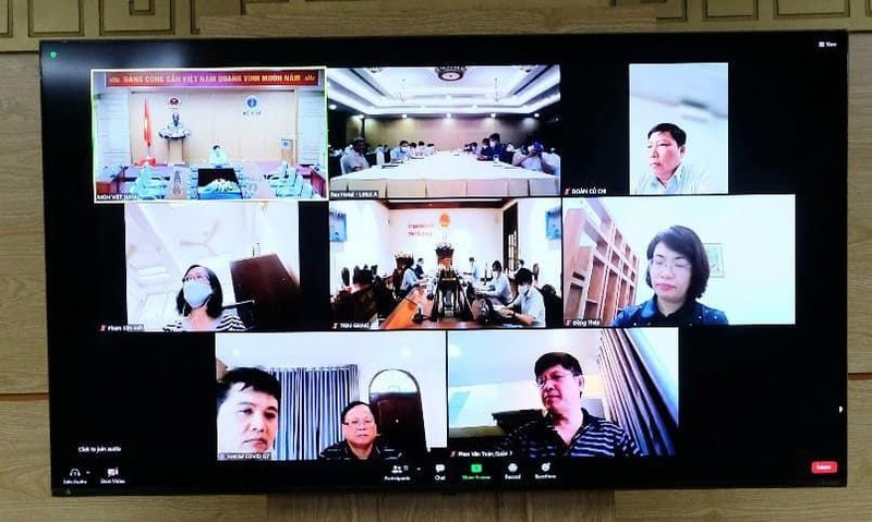 Các địa phương họp trực tuyến với Bộ Y tế (Ảnh - Trần Minh)