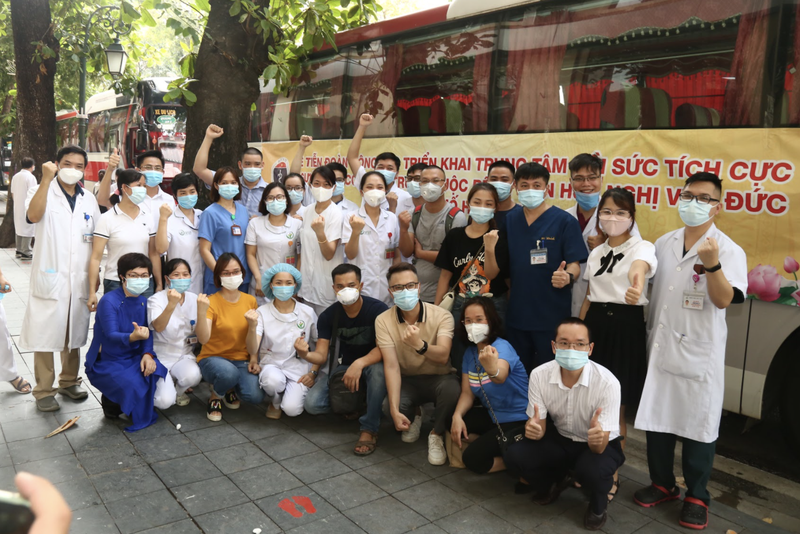 Các bác sĩ quyết tâm hoàn thành xuất sắc nhiệm vụ được giao (Ảnh - BVCC) Các bác sĩ quyết tâm hoàn thành xuất sắc nhiệm vụ được giao (Ảnh - BVCC)