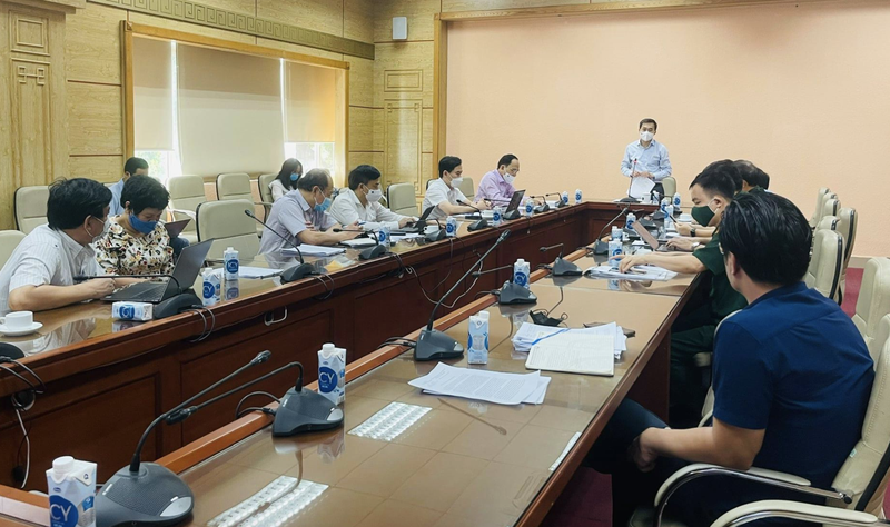 Toàn cảnh cuộc họp giữa Bộ Y tế với các nhóm nghiên cứu, nhà sản xuất và các đơn vị chuyên môn liên quan đến việc đẩy nhanh tiến độ sản xuất vaccine COVID-19 phát triển trong nước và vaccine nhận chuyển giao (Ảnh - BYT) Toàn cảnh cuộc họp giữa Bộ Y tế với các nhóm nghiên cứu, nhà sản xuất và các đơn vị chuyên môn liên quan đến việc đẩy nhanh tiến độ sản xuất vaccine COVID-19 phát triển trong nước và vaccine nhận chuyển giao (Ảnh - BYT)
