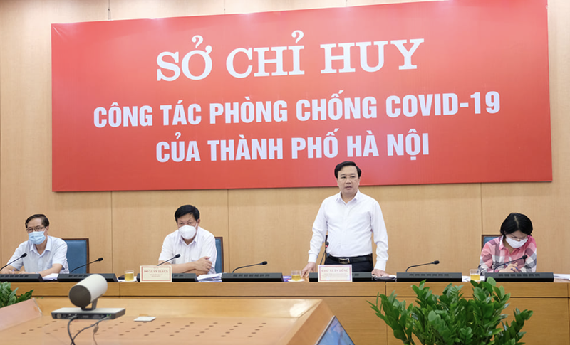 Ông Chử Xuân Dũng - Phó Chủ tịch UBND TP. Hà Nội thông tin về công tác phòng, chống dịch COVID-19 của thành phố (Ảnh - Trần Minh) Ông Chử Xuân Dũng - Phó Chủ tịch UBND TP. Hà Nội thông tin về công tác phòng, chống dịch COVID-19 của thành phố (Ảnh - Trần Minh)