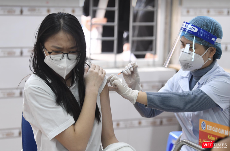 Học sinh được tiêm vaccine COVID-19 (Ảnh - Minh Thuý) Học sinh được tiêm vaccine COVID-19 (Ảnh - Minh Thuý)