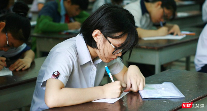 50% bài thi Toán và tiếng Anh bị dưới 5 điểm ảnh 3 Sai sót trong đề thi tiếng Anh, lãnh đạo Sở GD&ĐT nói gì?