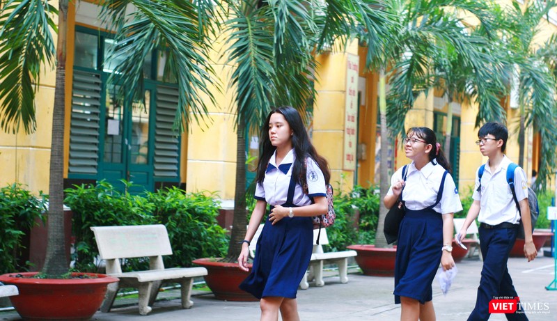 Dòng máy tính nào đã bị loại khỏi danh sách được đưa vào phòng thi ?