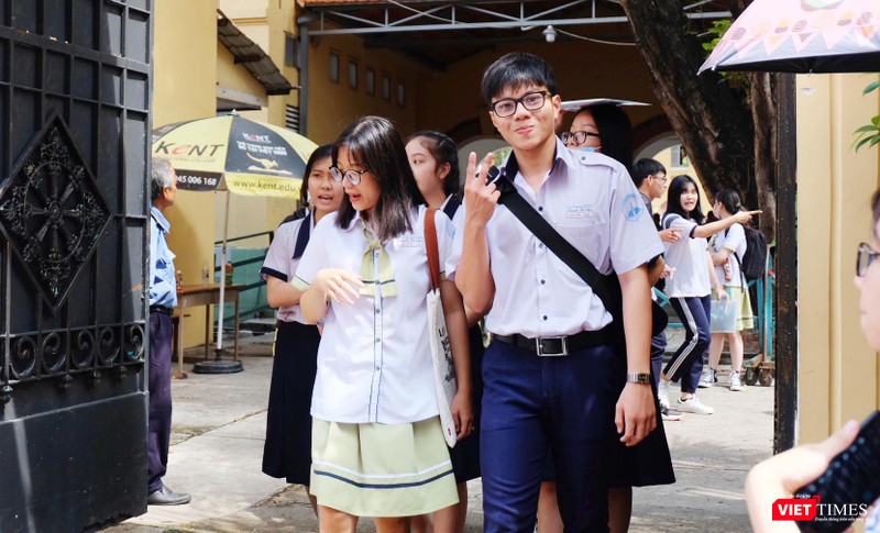 Đề thi Văn “dễ thở”, thí sinh "đập tay ăn mừng"