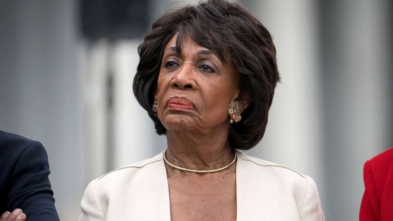 Bà Maxine Waters, chủ tịch Ủy ban Tài chính Hạ viện, khét tiếng vì liên tục kêu gọi luận tội ông Trump.