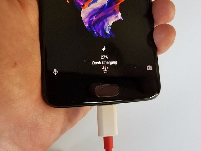 Điện thoại "trong mơ" kết hợp từ 8 smartphone khác nhau ảnh 11