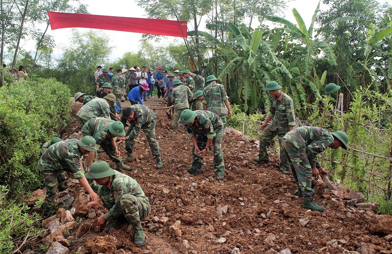 Đi đến đâu những cán bộ, chiến sĩ Lữ đoàn 299 cũng để lại ấn tượng với người dân địa phương. Đi đến đâu những cán bộ, chiến sĩ Lữ đoàn 299 cũng để lại ấn tượng với người dân địa phương.