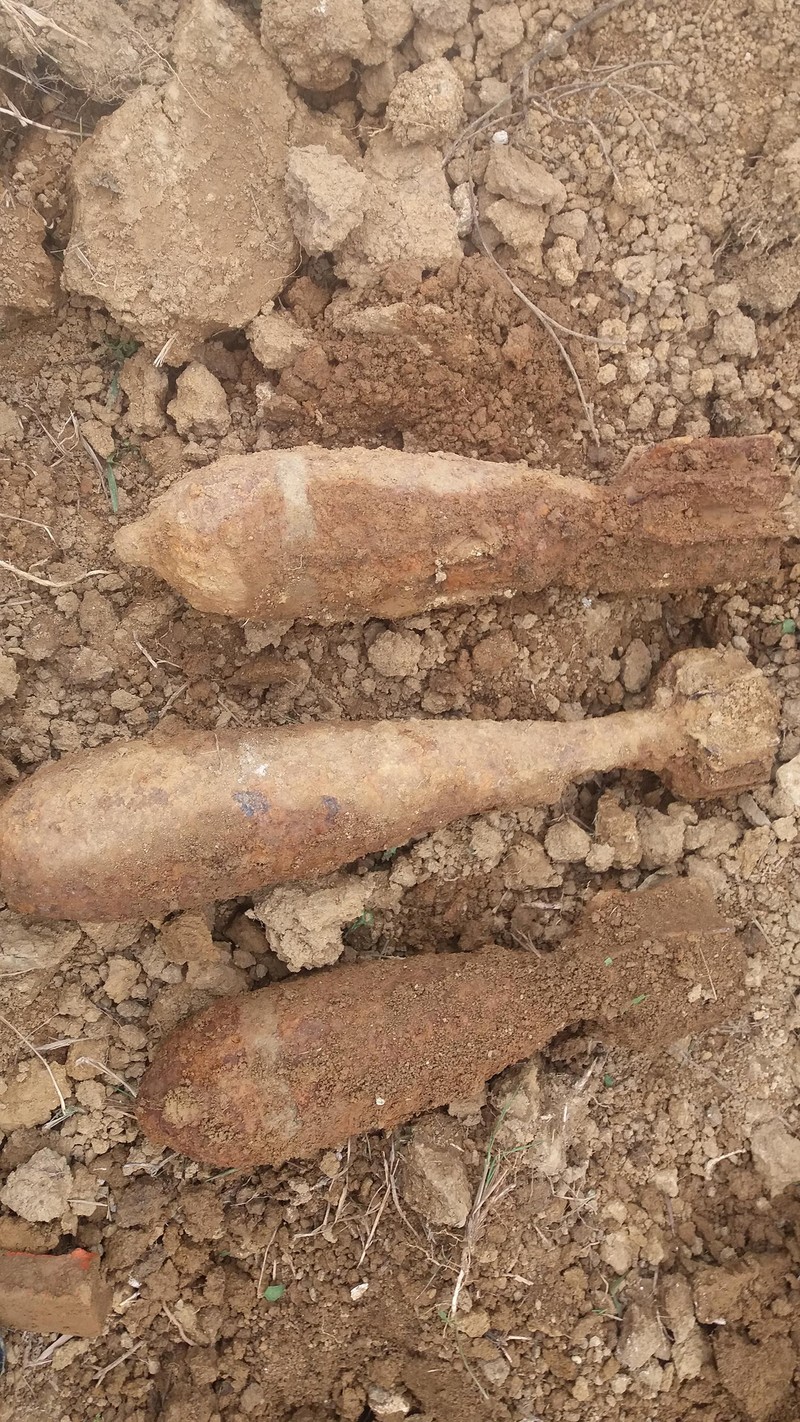 Khi máy báo các tín hiệu khác lạ thì tính cẩn trọng trong tác nghiệp của họ càng được đề cao, để không bị cảm xúc vui sướng lấn át. Khi máy báo các tín hiệu khác lạ thì tính cẩn trọng trong tác nghiệp của họ càng được đề cao, để không bị cảm xúc vui sướng lấn át.