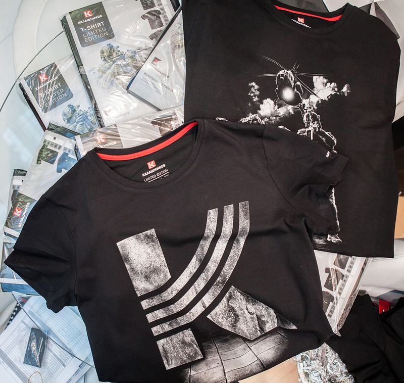 Thời trang Kalashnikov.