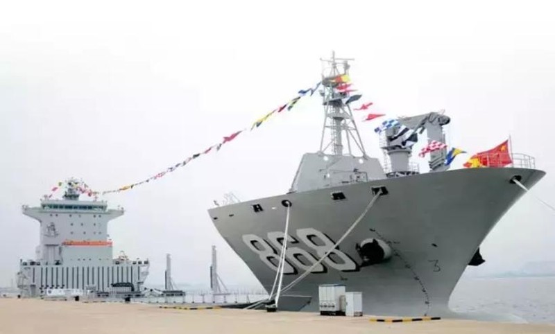 Tàu bán ngầm Quang Hoa Khẩu Trung Quốc lượng giãn nước 98.000 tấn. Nguồn ảnh: Thời báo Hoàn Cầu, Trung Quốc.