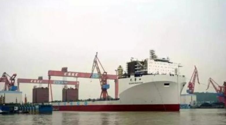 Tàu bán ngầm Quang Hoa Khẩu Trung Quốc hoàn thành chế tạo, hạ thủy ngày 28/4/2016. Nguồn ảnh: Guancha.cn