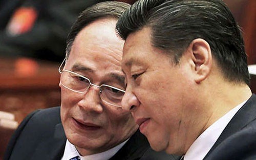 Ông Vương Kỳ Sơn và Tập Cận Bình.