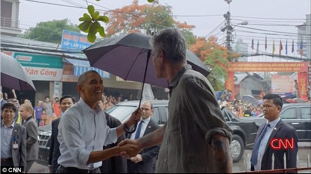 Tổng thống Obama và đầu bếp Anthony Bourdain