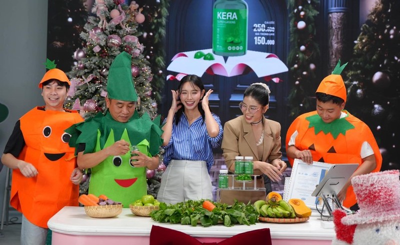 Hoa hậu Thùy Tiên, Hằng Du Mục và Quang Linh Vlogs trong buổi livestream bán kẹo Kera