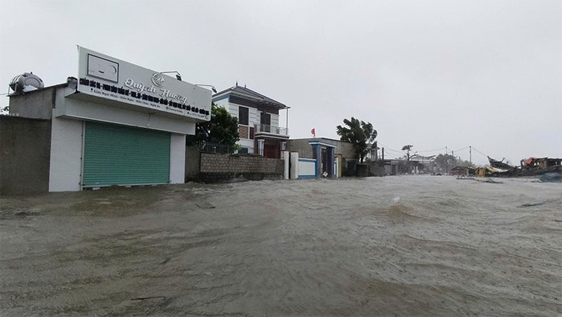 Bão số 5 - Kajiki đổ bộ Nghệ An - Hà Tĩnh, gây nhiều thiệt hại về người và tài sản ảnh 9