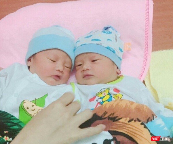 Sau quá trình dài chữa trị vô sinh hiếm muộn, chị Nhân đã hạ sinh 1 cặp song sinh 1 trai 1 gái