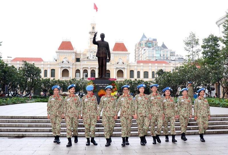 10 bóng hồng trong số 63 người lính cụ Hồ BV dã chiến cáp 2 số 1 được chọn sang Nam Sudan. Ảnh: P.T.T.T 10 bóng hồng trong số 63 người lính cụ Hồ BV dã chiến cáp 2 số 1 được chọn sang Nam Sudan. Ảnh: P.T.T.T