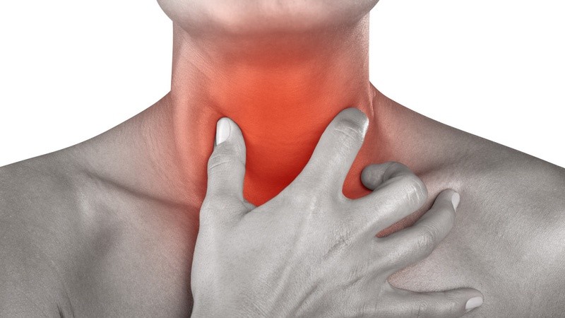 Sưng cổ, nuốt đau, tưởng bị cảm hóa ra ổ áp xe khổng lồ