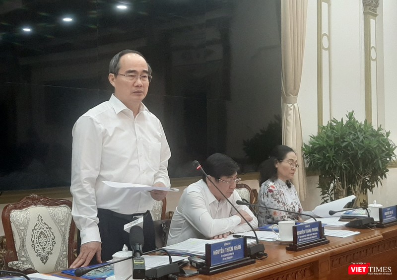 Ông Nguyễn Thiện Nhân – Bí thư Thành ủy TP.HCM tại cuộc họp khẩn chiều 3/2 triển khai công tác phòng chống dịch bệnh viêm đường hô hấp cấp do nhiễm virus Corona mới. Ảnh: Nguyễn Trăm