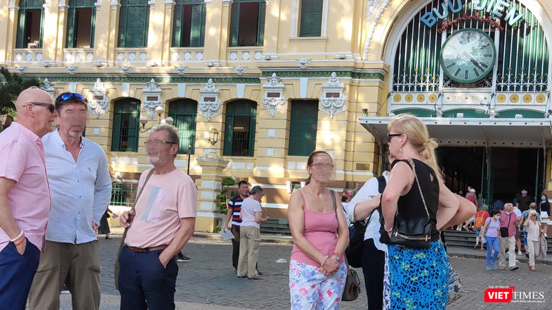 TP.HCM: 1 hành khách nước ngoài có nguy cơ cao nhiễm COVID-19