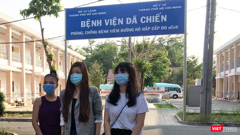 3 trong số 4 bệnh nhân được xuất viện tại BV Dã chiến Củ Chi vào chiều 29/3