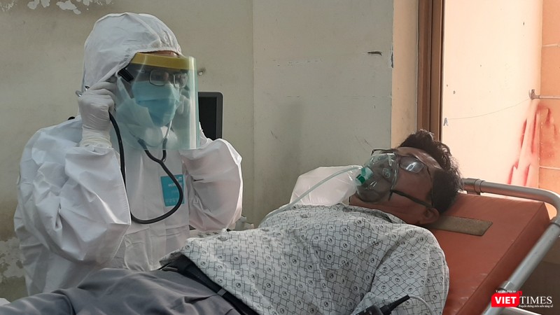 Bệnh nhân 91 phi công người Anh nguy kịch, càng lúc càng diễn biến xấu ảnh 5 Sức khỏe bệnh nhân 91 suy hô hấp, tổn thương phổi nặng, phải can thiệp ECMO