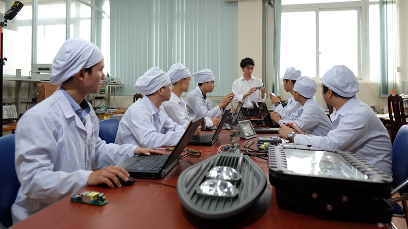 Bài 1: Thay đổi tư duy luật pháp để bắt kịp thực tế khởi nghiệp ảnh 3 Bài 3: Những yếu tố cản trở liên kết đại học - công nghiệp