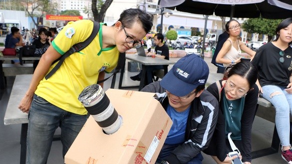 Các thiết bị dùng để xem nhật thực an toàn cho đôi mắt