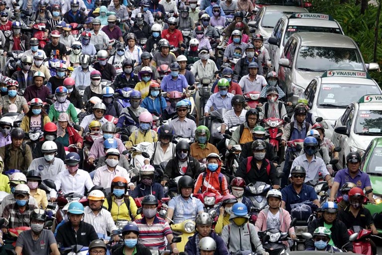 Kẹt xe là nguyên nhân khiến tăng lượng phát thải. Ảnh: Thanh Niên Kẹt xe là nguyên nhân khiến tăng lượng phát thải. Ảnh: Thanh Niên