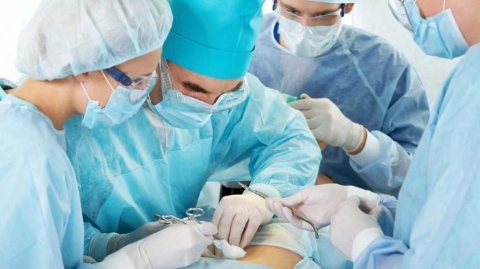 Nghe lời quảng cáo “có cánh” trên mạng xã hội, 2 phụ nữ bị biến chứng nặng nề khi làm đẹp