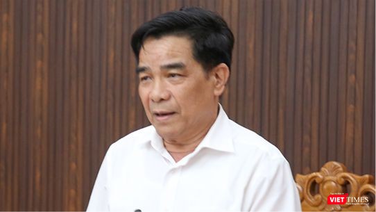 Ông Lê Văn Dũng, Chủ tịch UBND tỉnh Quảng Nam tại họp báo.