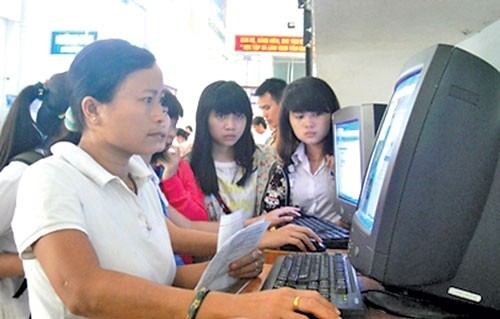 Người dân có nhu cầu cấp đổi GPLX sẽ đăng ký, gửi các thông tin và nhận được lịch hẹn của cơ quan cấp đổi GPLX qua mạng điện tử