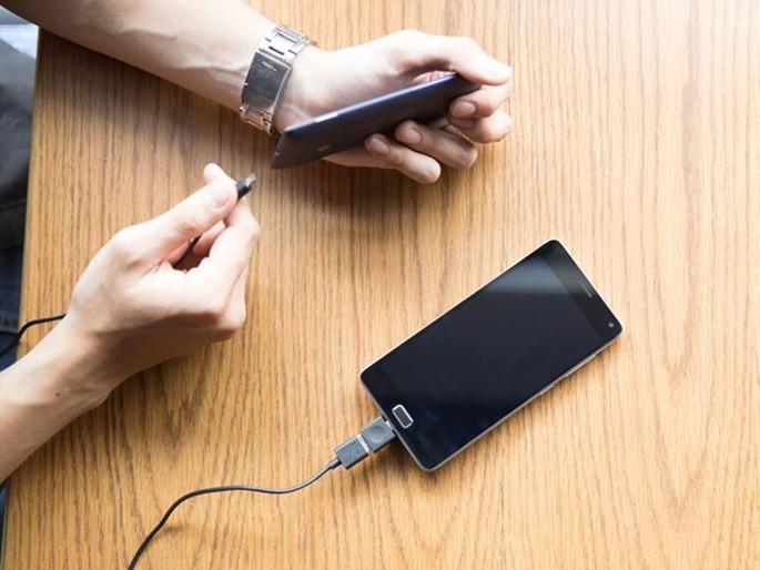 Bộ đôi smartphone pin siêu ‘khủng’ của Lenovo ảnh 1