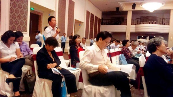 Cổ đông tranh cãi gay gắt tại đại hội (Ảnh: PD) Cổ đông tranh cãi gay gắt tại đại hội (Ảnh: PD)