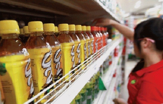 Về thị phần năm 2012, sản phẩm Trà xanh không độ của Tân Hiệp Phát chiếm 35,7%, tiếp theo là C2 (URC) chiếm 22%; Dr Thanh (Tân Hiệp Phát) giữ 13% và nước tràA Nuta Green Tea (Tân Quang Minh) chiếm 2%.Tuy vậy, theo điều tra thi trường của W&S, C2 của URC mới là nhãn hiệu được nhận diện tốt nhất trên thị trường trà xanh Việt Nam, với hơn 93% người được hỏi đã từng sử dụng trong quá khứ. Nguồn:VietinbankSC.