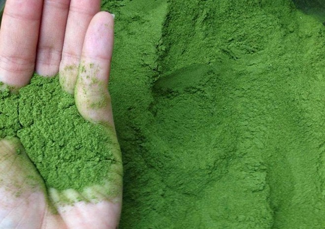 Tiếp theo là hương liệu, chiếm 20%. Để sản xuất 1.000 lít nước ngọt, các doanh nghiệp sẽ sử dụng 1 kg hương liệu. Tribeco tiết lộ, 95% doanh nghiệp sản xuất sử dụng hương liệu công nghiệp để sản xuất nước giải khát, bao gồm cà phê, trà xanh, trà đen, sen, nhài, bông cúc, các loại hương hoa quả... Nguồn:VietinbankSC.