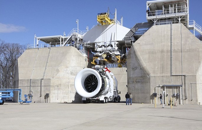 Động cơ khổng lồ dành cho Boeing 777X ảnh 1