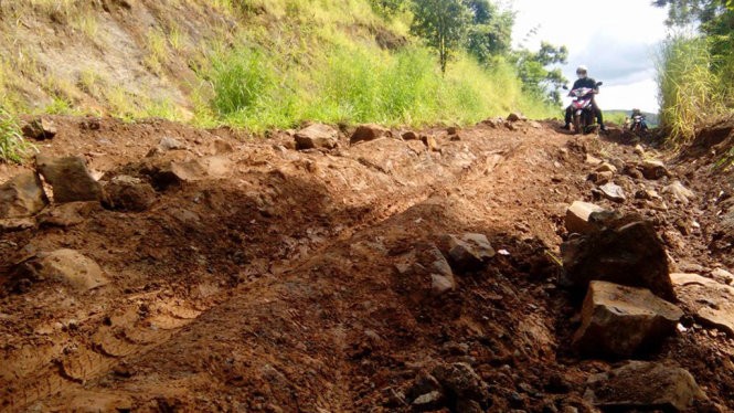 Đường vào trung tâm xã Đắk Ngo, huyện Tuy Đức- Ảnh: B.D. Đường vào trung tâm xã Đắk Ngo, huyện Tuy Đức- Ảnh: B.D.