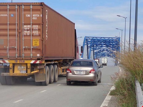 Làm cảng cạn để cứu nguy đường bộ ảnh 1