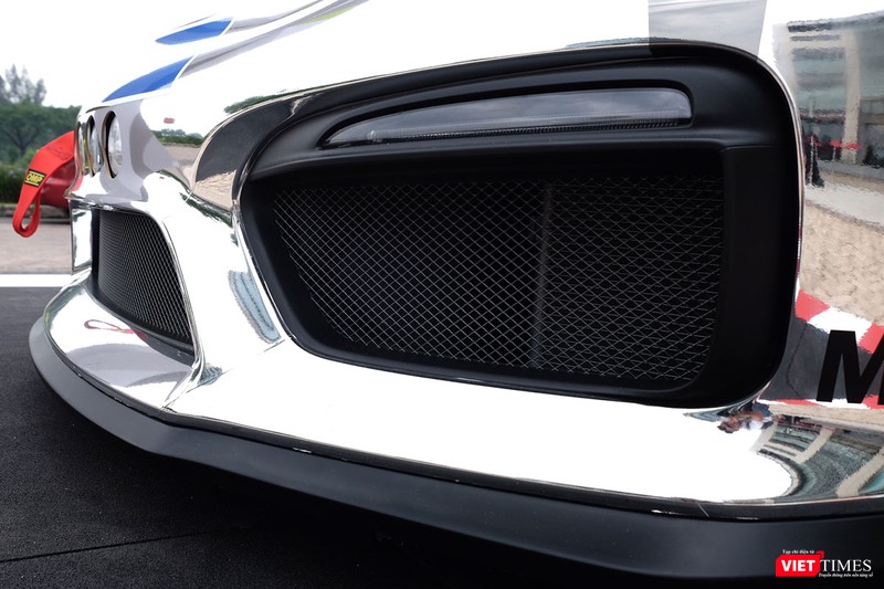 "Mòn mắt" với Porsche Cayman GT4 Clubsport bất ngờ xuất hiện tại Việt Nam ảnh 10