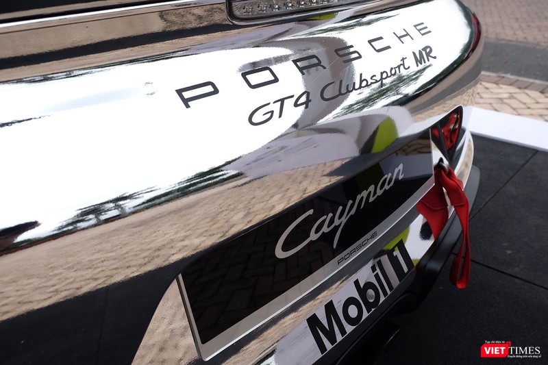 "Mòn mắt" với Porsche Cayman GT4 Clubsport bất ngờ xuất hiện tại Việt Nam ảnh 8