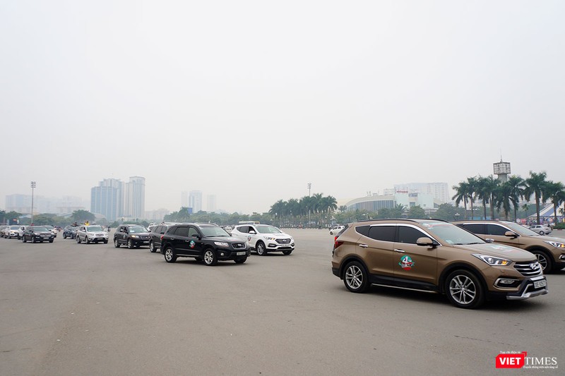 Dàn xe Hyundai SantaFe hùng hậu chào đón sinh nhật CLB tròn 4 tuổi ảnh 2