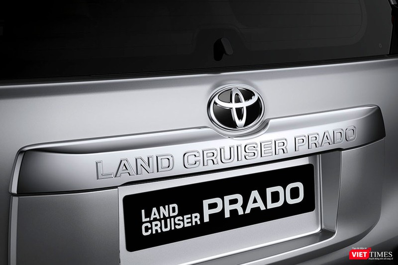 Đấu với Ford Explorer, Toyota LandCruiser Prado 2017 chốt giá 2,262 tỷ đồng  ảnh 2